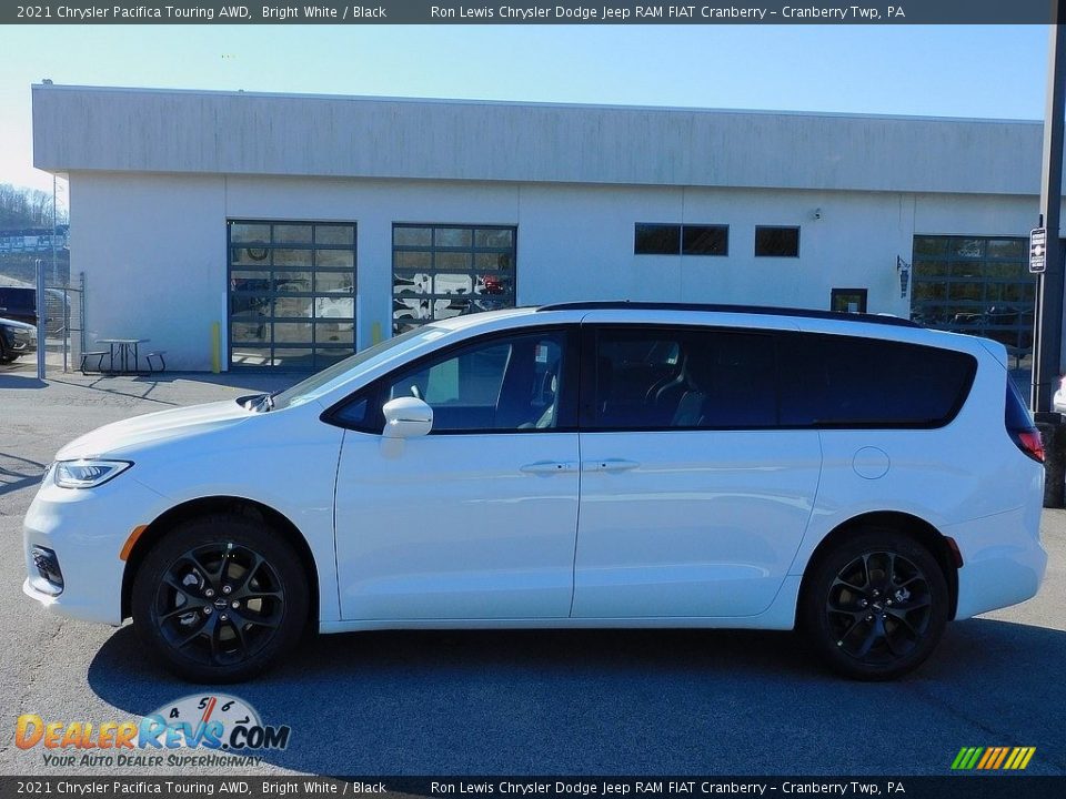 2021 Chrysler Pacifica Touring AWD Bright White / Black Photo #9