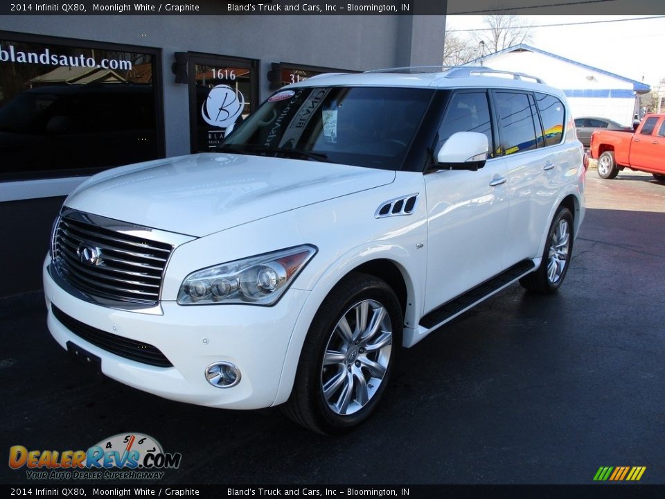 Front 3/4 View of 2014 Infiniti QX80  Photo #2