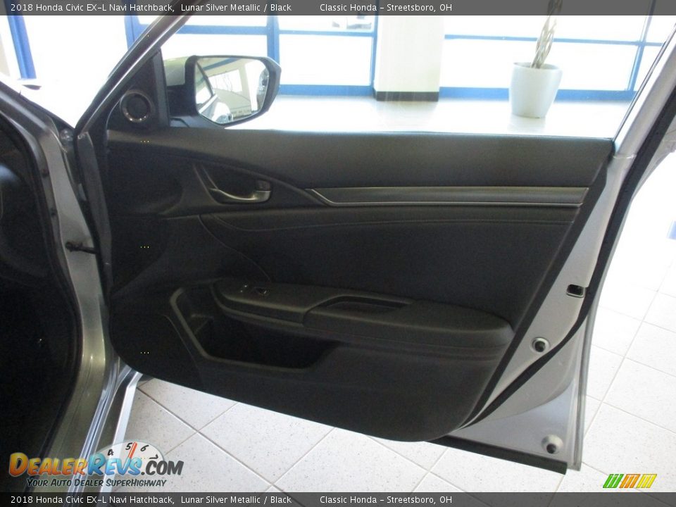 2018 Honda Civic EX-L Navi Hatchback Lunar Silver Metallic / Black Photo #16