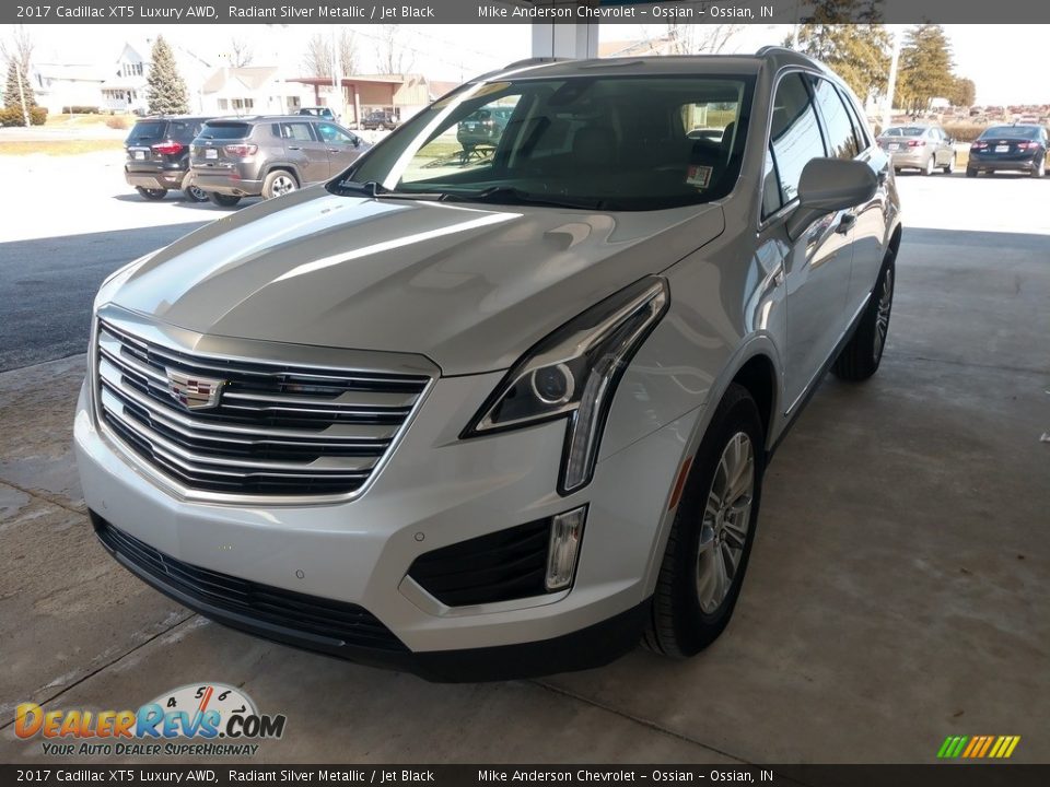 2017 Cadillac XT5 Luxury AWD Radiant Silver Metallic / Jet Black Photo #10