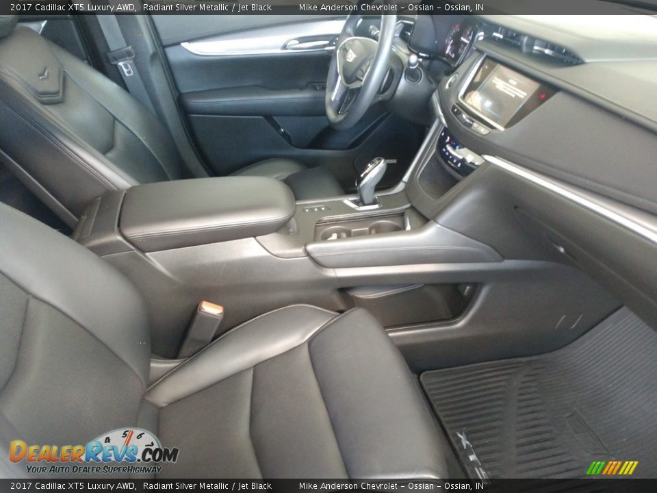2017 Cadillac XT5 Luxury AWD Radiant Silver Metallic / Jet Black Photo #21