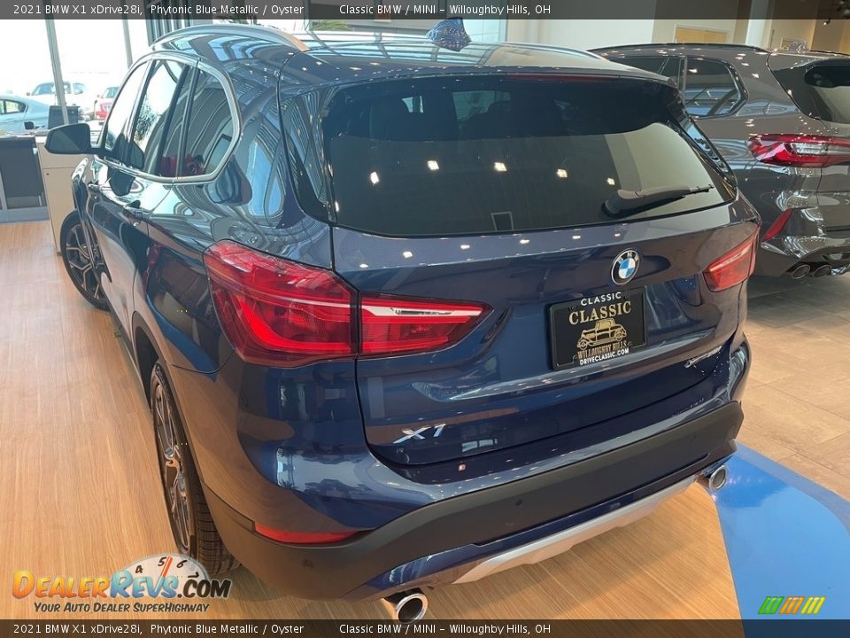 2021 BMW X1 xDrive28i Phytonic Blue Metallic / Oyster Photo #2