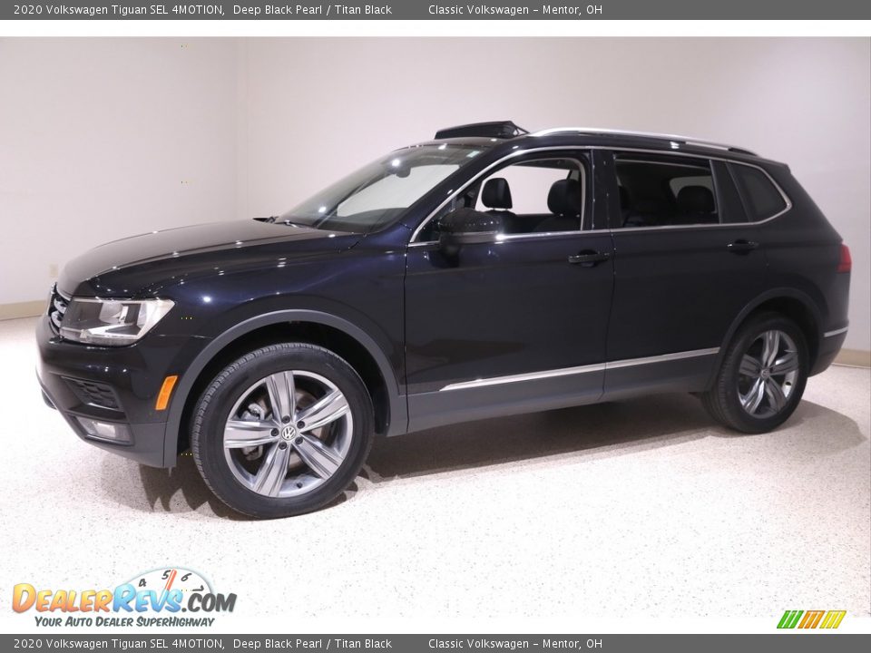 2020 Volkswagen Tiguan SEL 4MOTION Deep Black Pearl / Titan Black Photo #3