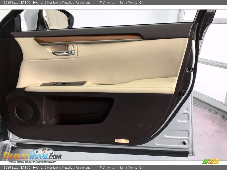 Door Panel of 2016 Lexus ES 300h Hybrid Photo #27