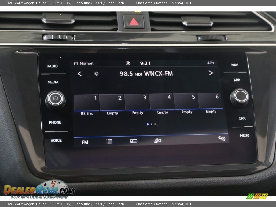 2020 Volkswagen Tiguan SEL 4MOTION Deep Black Pearl / Titan Black Photo #10
