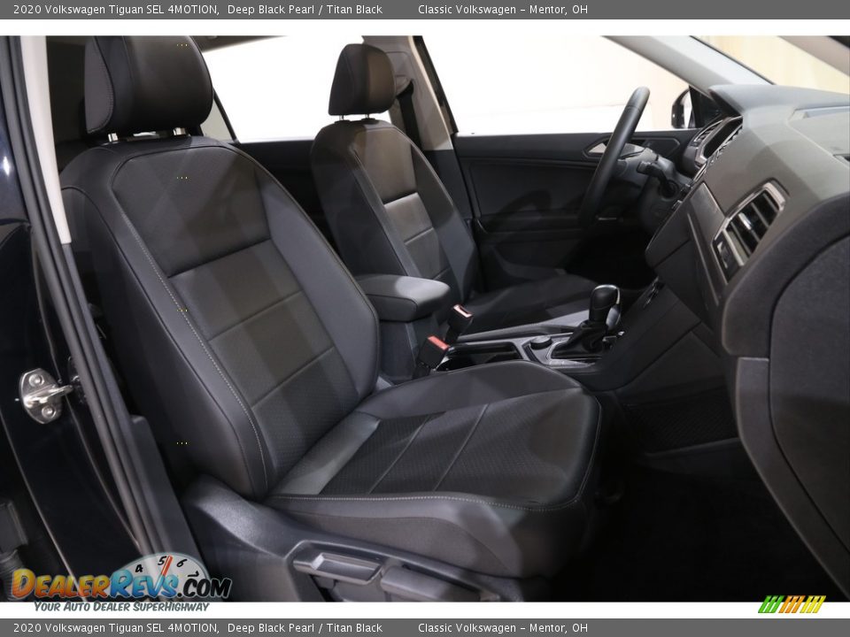 2020 Volkswagen Tiguan SEL 4MOTION Deep Black Pearl / Titan Black Photo #16