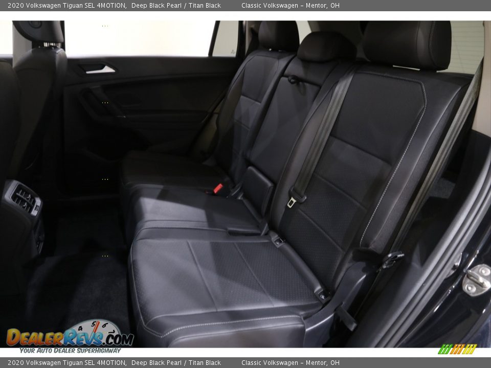 2020 Volkswagen Tiguan SEL 4MOTION Deep Black Pearl / Titan Black Photo #18