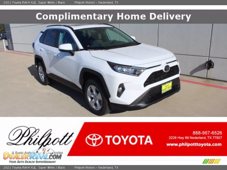 2021 Toyota RAV4 XLE Super White / Black Photo #1