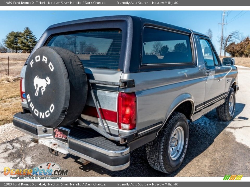 1989 Ford Bronco XLT 4x4 Medium Silver Metallic / Dark Charcoal Photo #4
