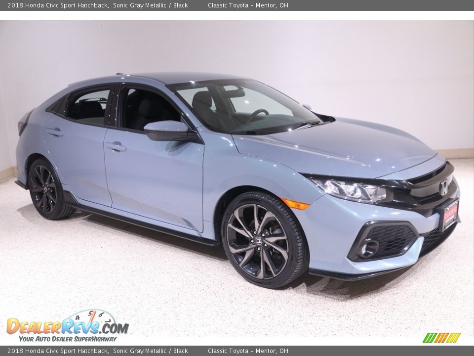 Front 3/4 View of 2018 Honda Civic Sport Hatchback Photo #1