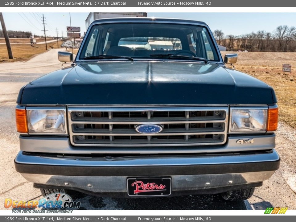 1989 Ford Bronco XLT 4x4 Medium Silver Metallic / Dark Charcoal Photo #9