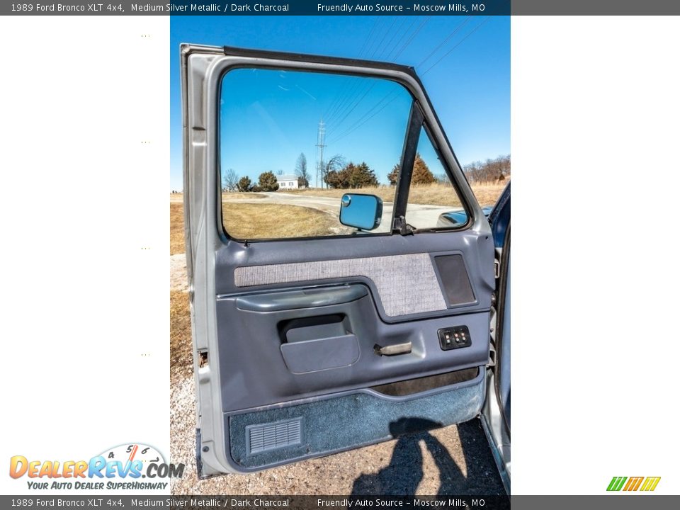 Door Panel of 1989 Ford Bronco XLT 4x4 Photo #21