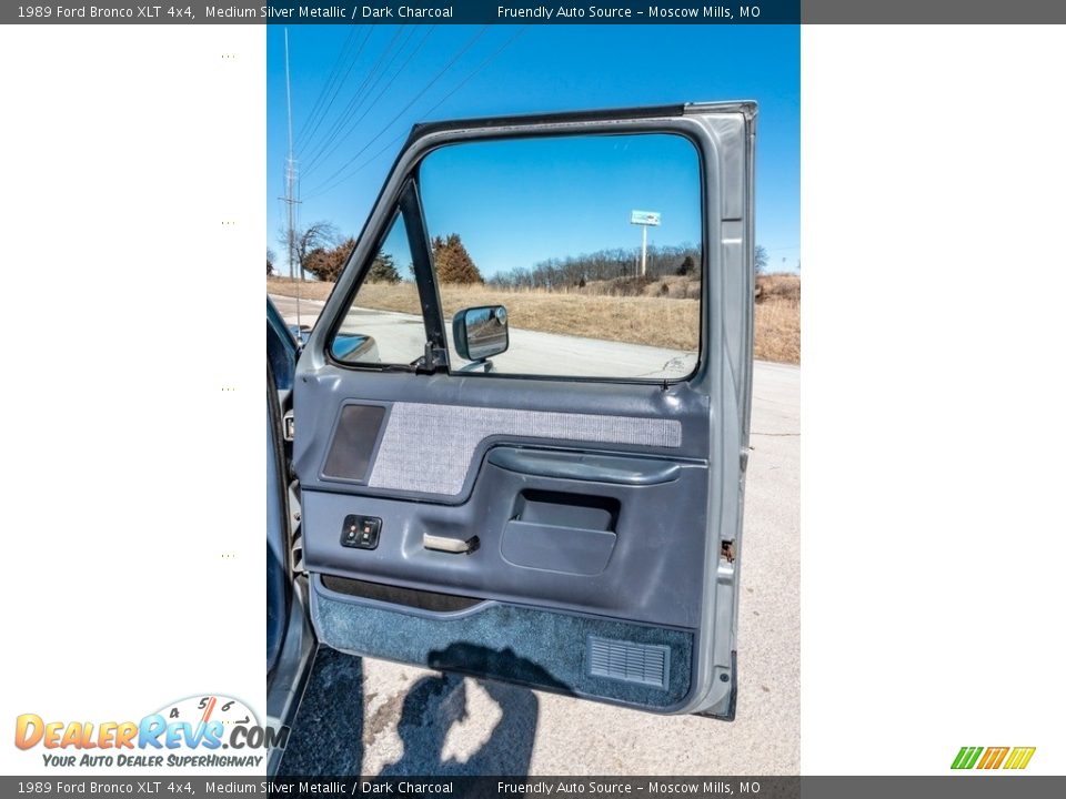 Door Panel of 1989 Ford Bronco XLT 4x4 Photo #24