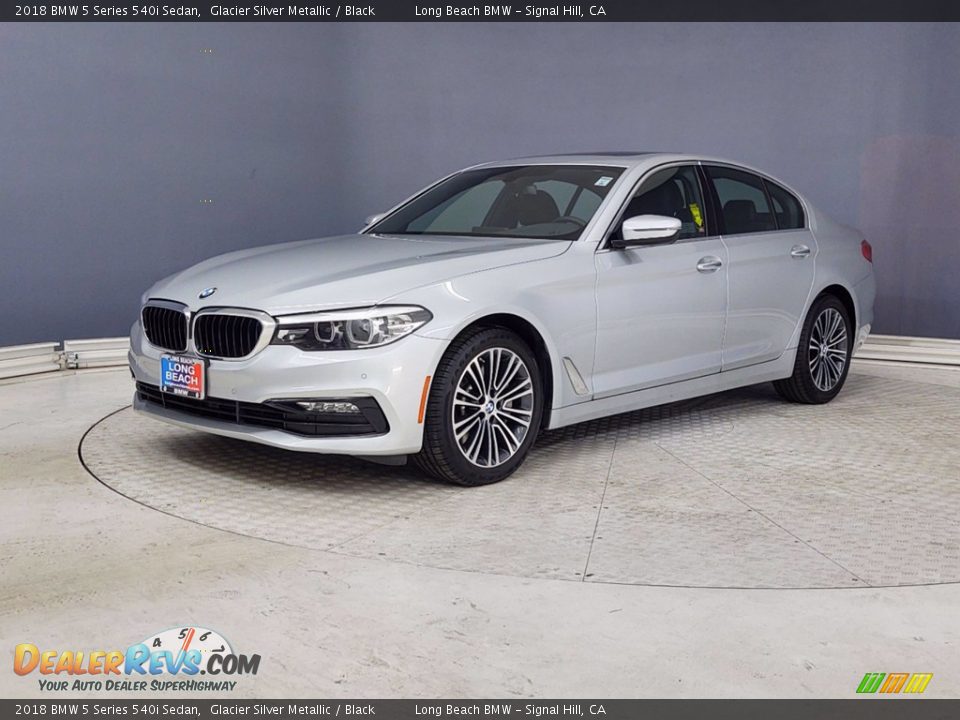 Front 3/4 View of 2018 BMW 5 Series 540i Sedan Photo #3