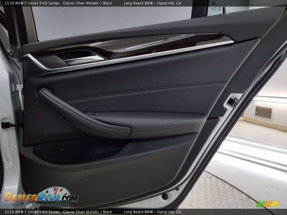 2018 BMW 5 Series 540i Sedan Glacier Silver Metallic / Black Photo #36