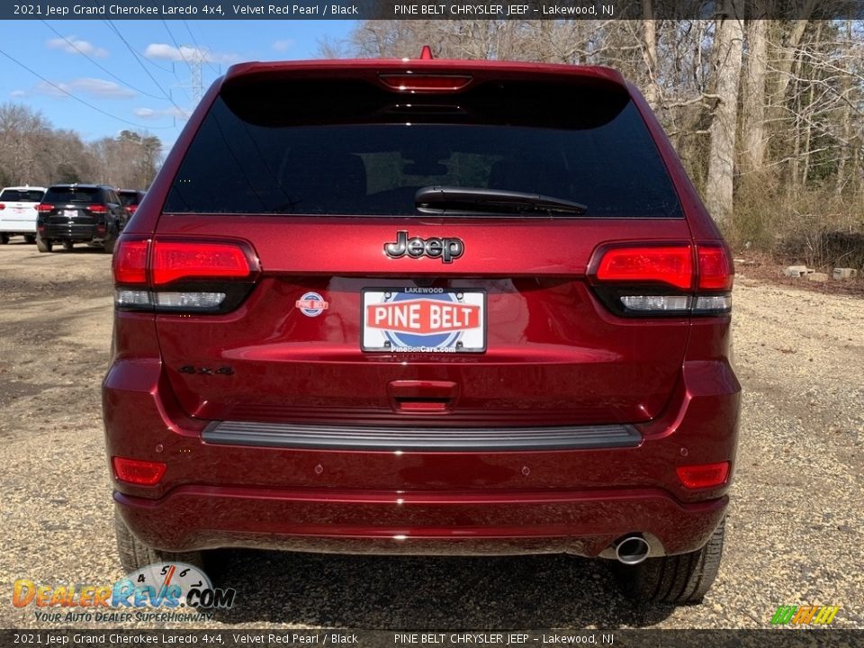 2021 Jeep Grand Cherokee Laredo 4x4 Velvet Red Pearl / Black Photo #7