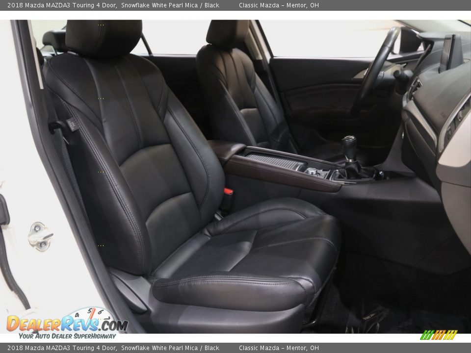 2018 Mazda MAZDA3 Touring 4 Door Snowflake White Pearl Mica / Black Photo #17