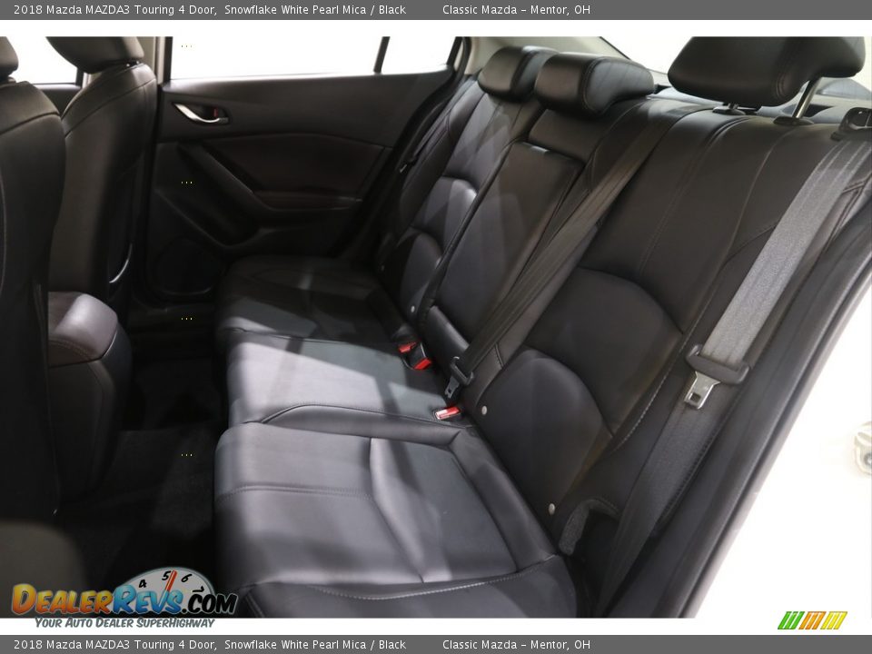 2018 Mazda MAZDA3 Touring 4 Door Snowflake White Pearl Mica / Black Photo #19