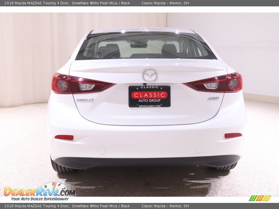 2018 Mazda MAZDA3 Touring 4 Door Snowflake White Pearl Mica / Black Photo #21