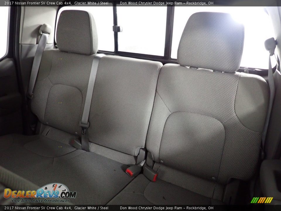 2017 Nissan Frontier SV Crew Cab 4x4 Glacier White / Steel Photo #21