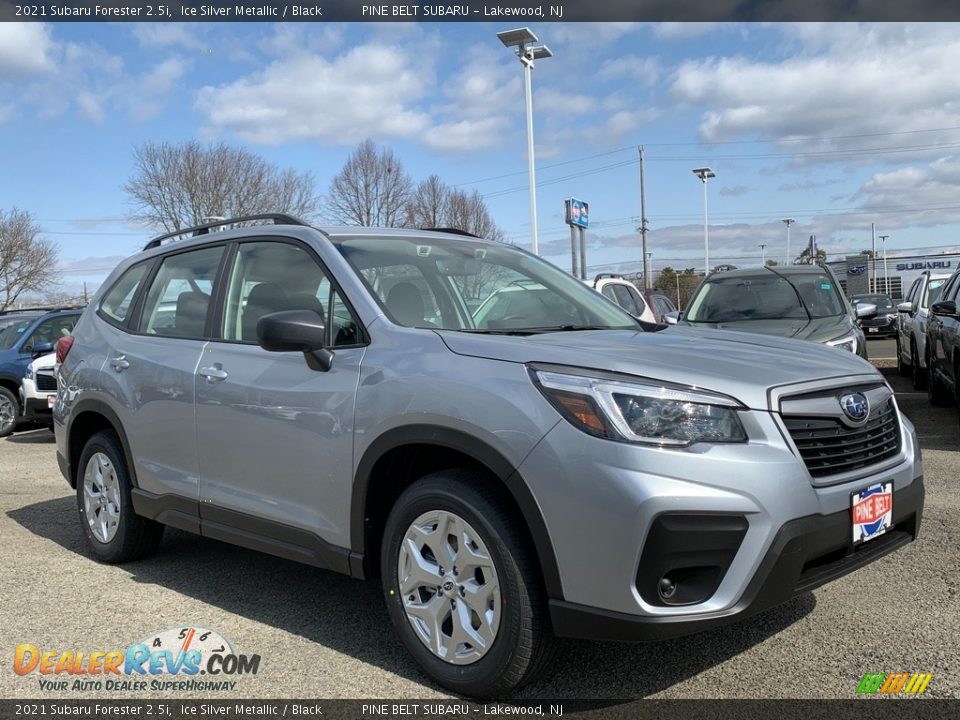 2021 Subaru Forester 2.5i Ice Silver Metallic / Black Photo #1