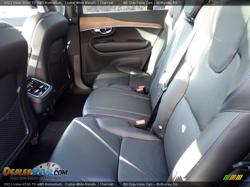 2021 Volvo XC90 T6 AWD Momentum Crystal White Metallic / Charcoal Photo #8