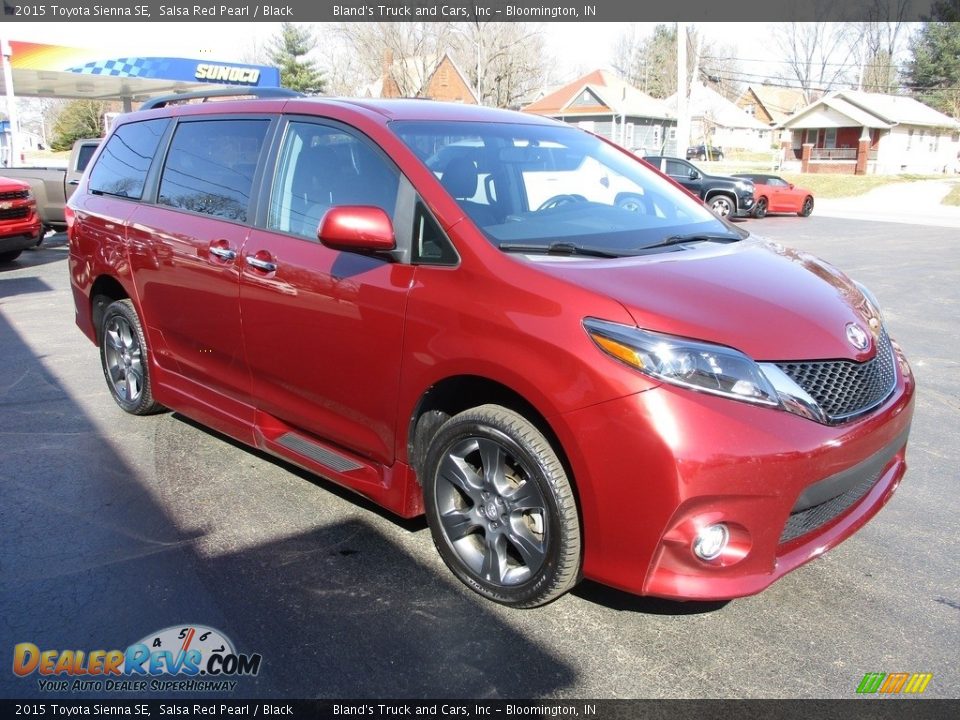 2015 Toyota Sienna SE Salsa Red Pearl / Black Photo #5