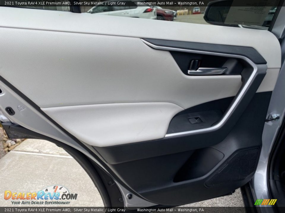 2021 Toyota RAV4 XLE Premium AWD Silver Sky Metallic / Light Gray Photo #28