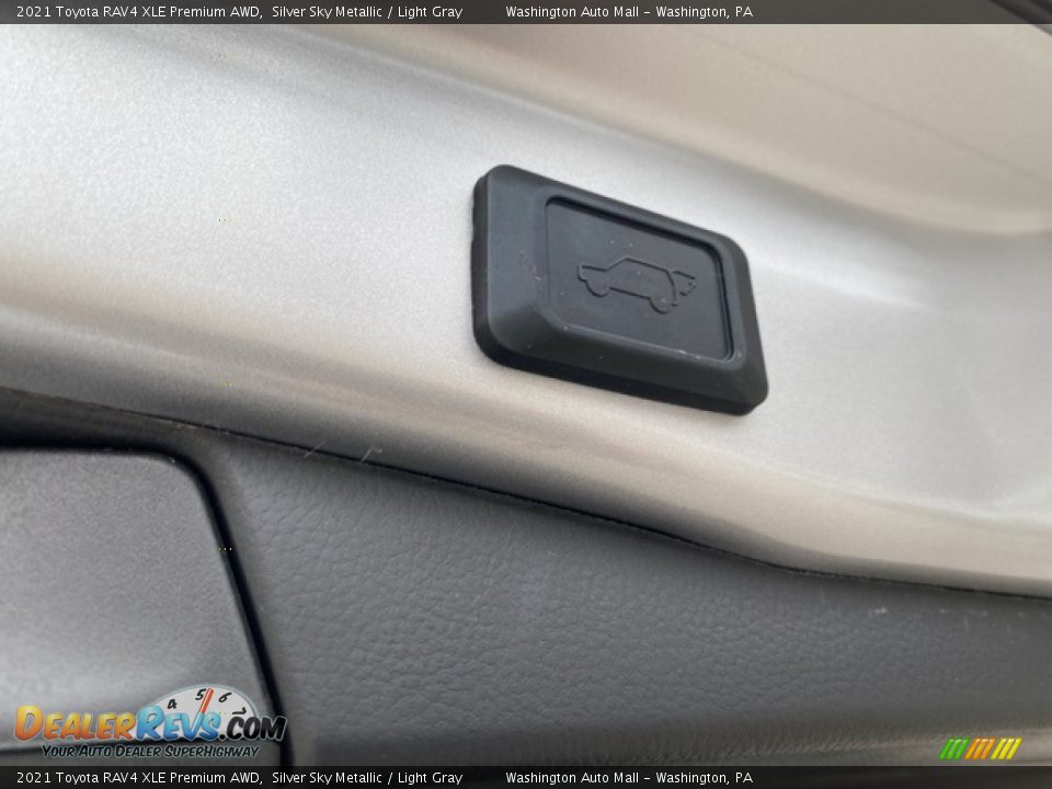 2021 Toyota RAV4 XLE Premium AWD Silver Sky Metallic / Light Gray Photo #32