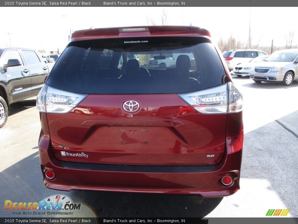 2015 Toyota Sienna SE Salsa Red Pearl / Black Photo #27