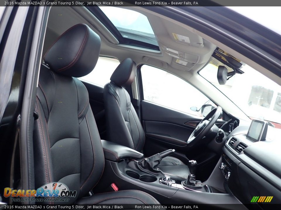 Front Seat of 2016 Mazda MAZDA3 s Grand Touring 5 Door Photo #11
