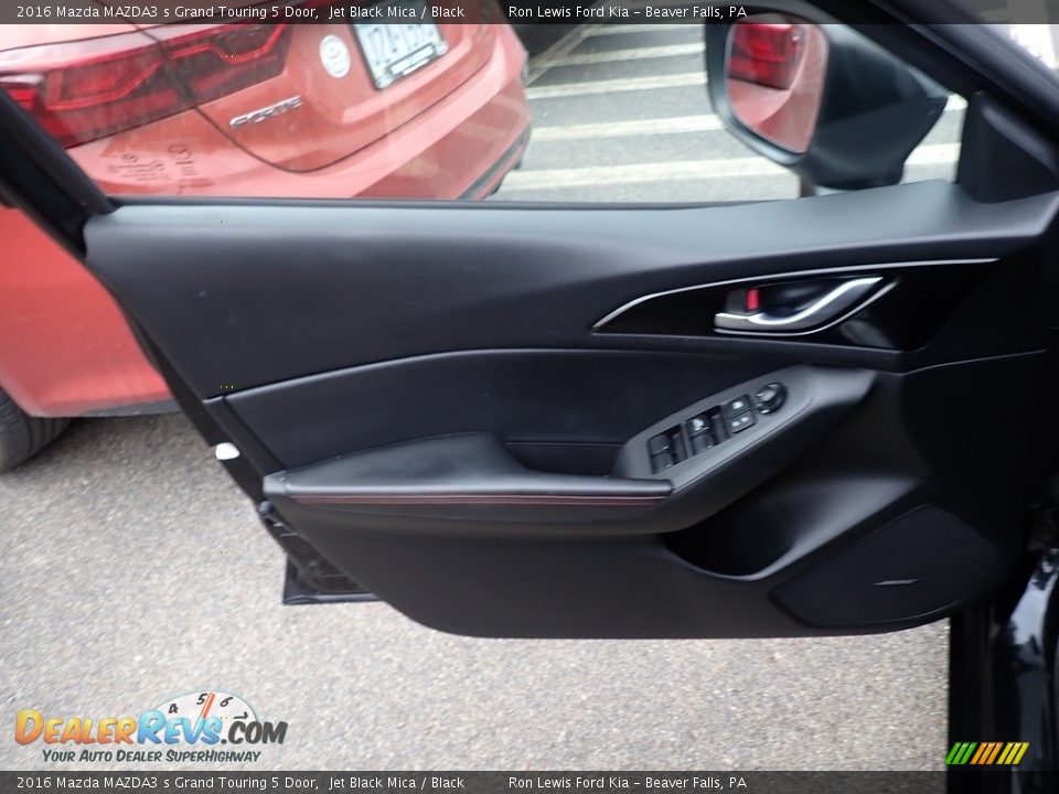 Door Panel of 2016 Mazda MAZDA3 s Grand Touring 5 Door Photo #14