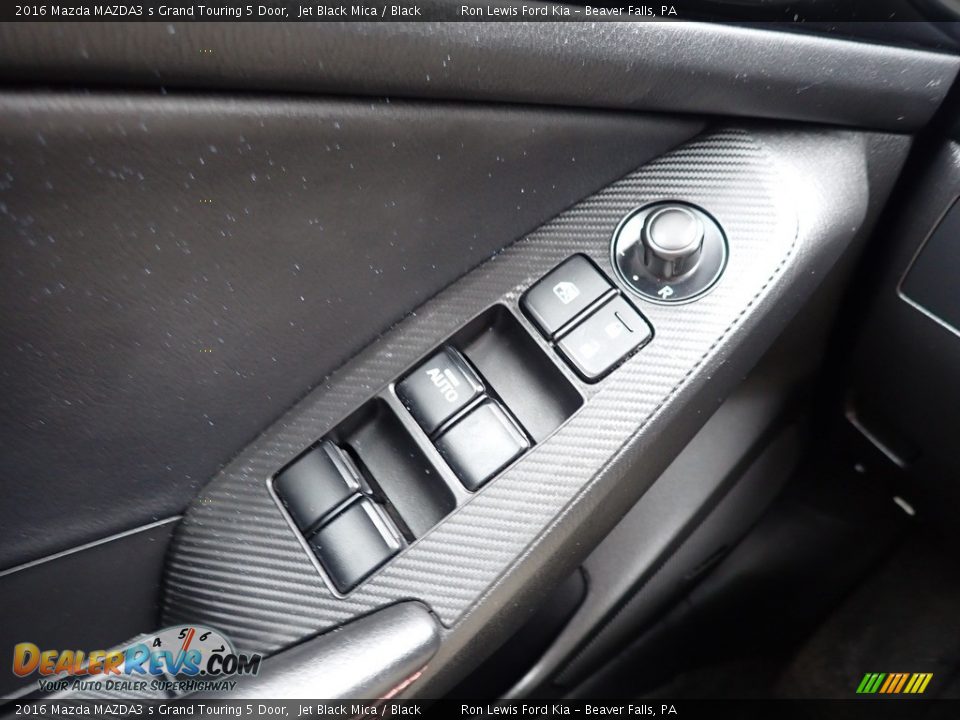Door Panel of 2016 Mazda MAZDA3 s Grand Touring 5 Door Photo #25