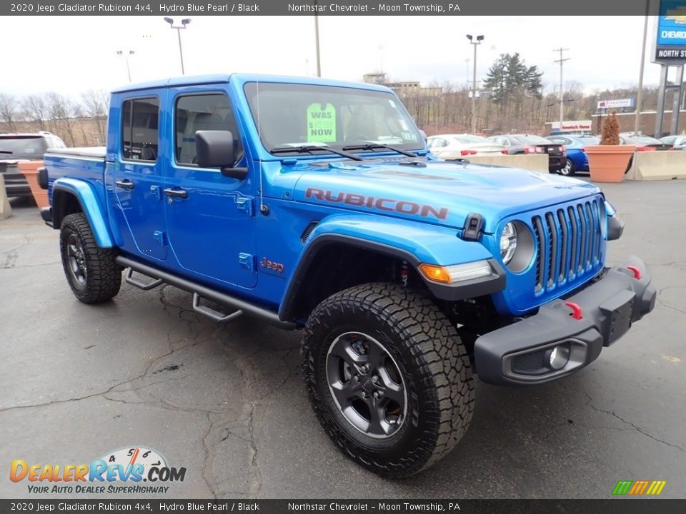 Front 3/4 View of 2020 Jeep Gladiator Rubicon 4x4 Photo #10