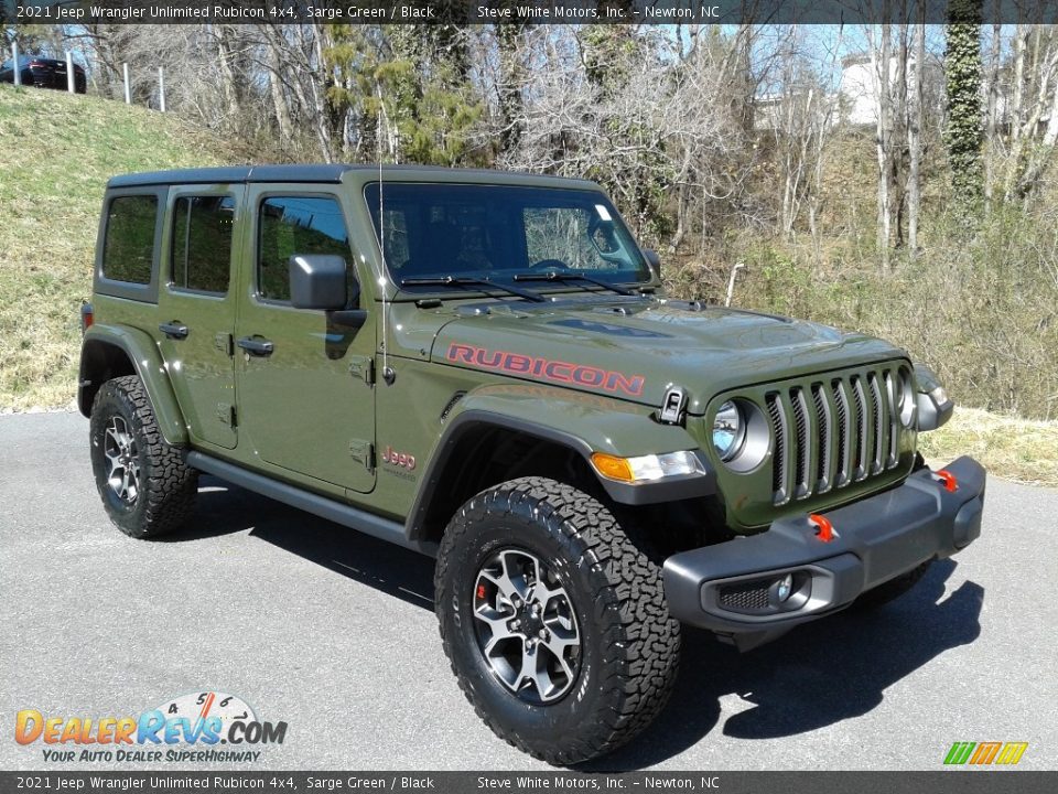 Front 3/4 View of 2021 Jeep Wrangler Unlimited Rubicon 4x4 Photo #4