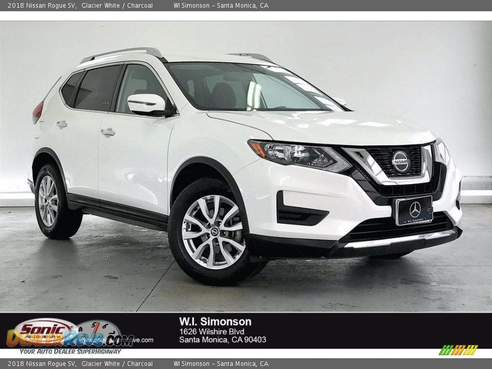 2018 Nissan Rogue SV Glacier White / Charcoal Photo #1