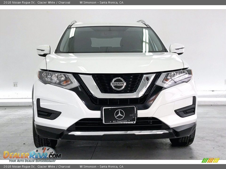 2018 Nissan Rogue SV Glacier White / Charcoal Photo #2