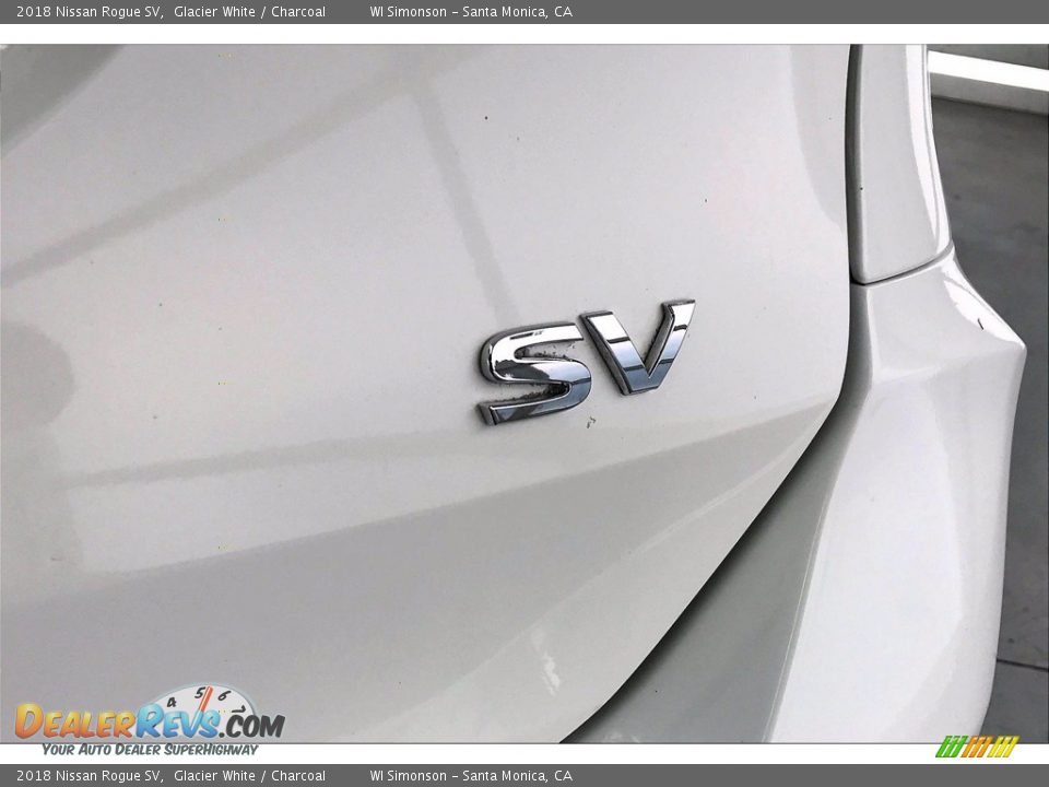 2018 Nissan Rogue SV Logo Photo #7