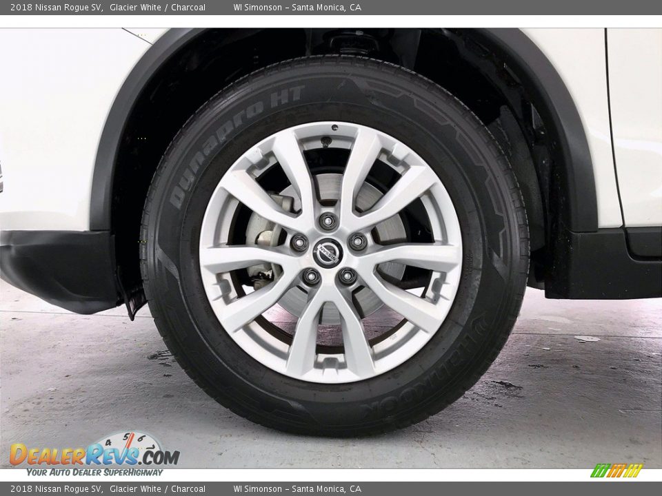 2018 Nissan Rogue SV Wheel Photo #8