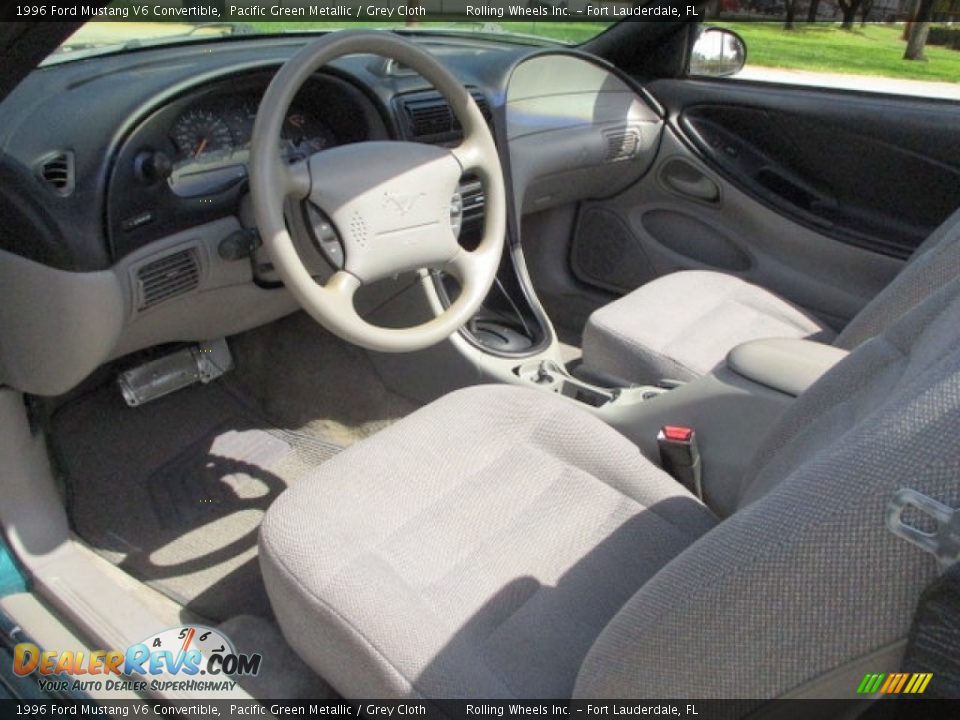 Grey Cloth Interior - 1996 Ford Mustang V6 Convertible Photo #8
