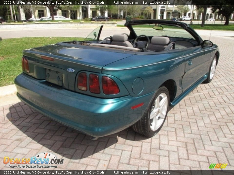 1996 Ford Mustang V6 Convertible Pacific Green Metallic / Grey Cloth Photo #9