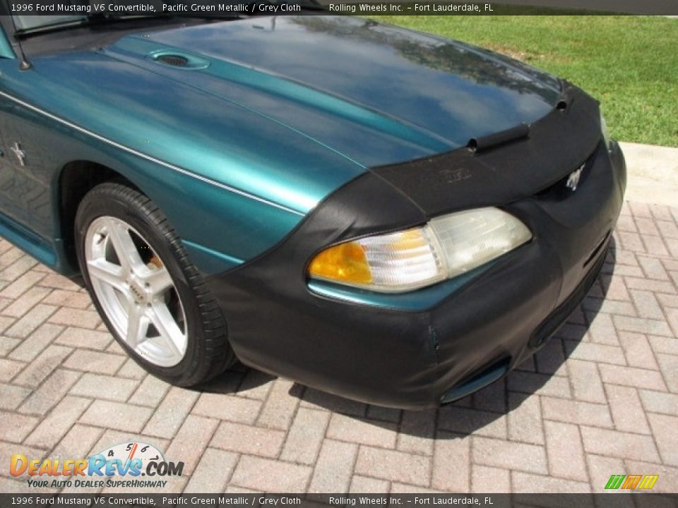 1996 Ford Mustang V6 Convertible Pacific Green Metallic / Grey Cloth Photo #19