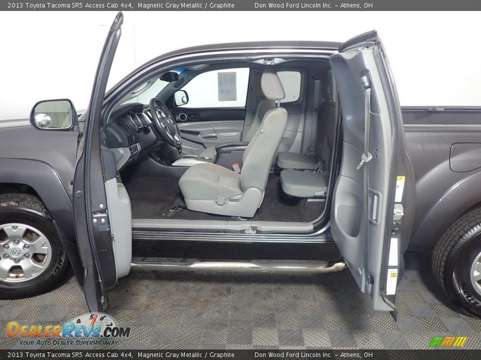 2013 Toyota Tacoma SR5 Access Cab 4x4 Magnetic Gray Metallic / Graphite Photo #33