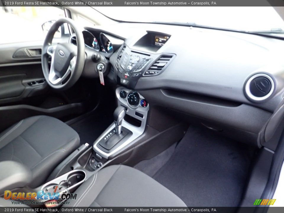 2019 Ford Fiesta SE Hatchback Oxford White / Charcoal Black Photo #12