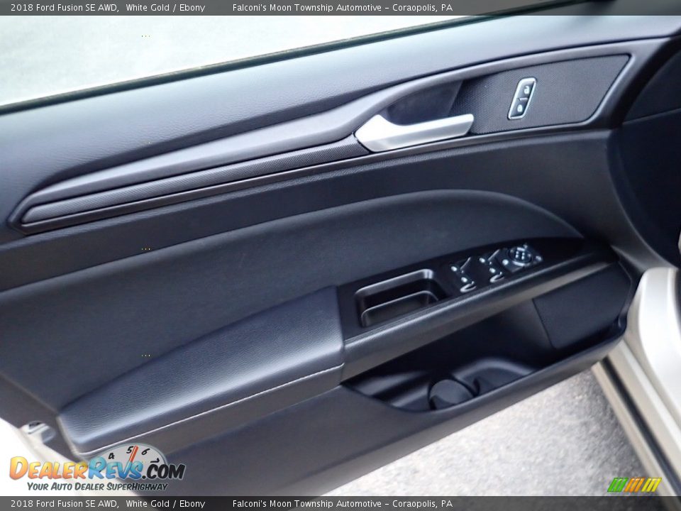 Door Panel of 2018 Ford Fusion SE AWD Photo #19