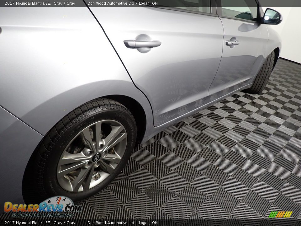2017 Hyundai Elantra SE Gray / Gray Photo #16