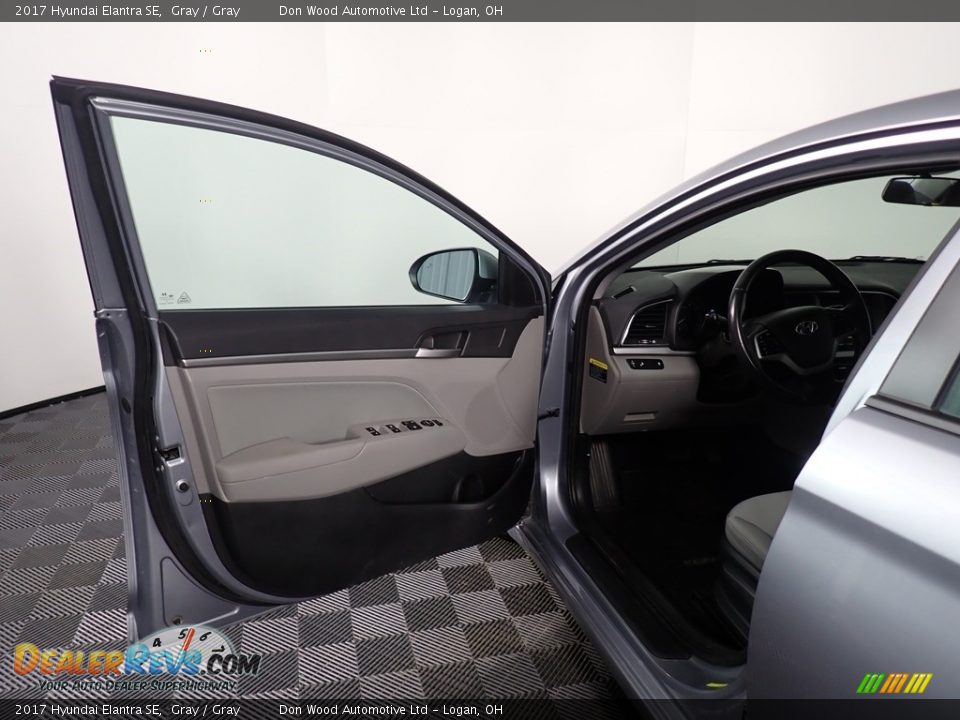 2017 Hyundai Elantra SE Gray / Gray Photo #29