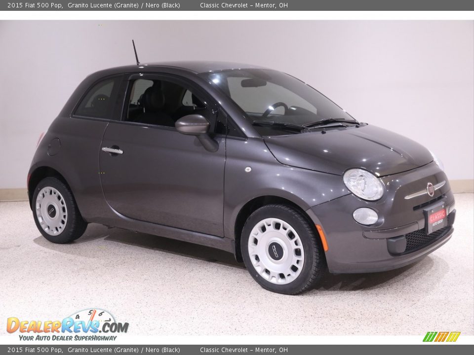 Front 3/4 View of 2015 Fiat 500 Pop Photo #1