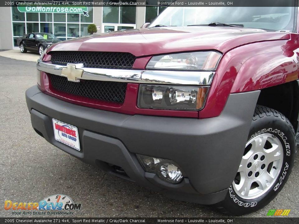 2005 Chevrolet Avalanche Z71 4x4 Sport Red Metallic / Gray/Dark Charcoal Photo #9
