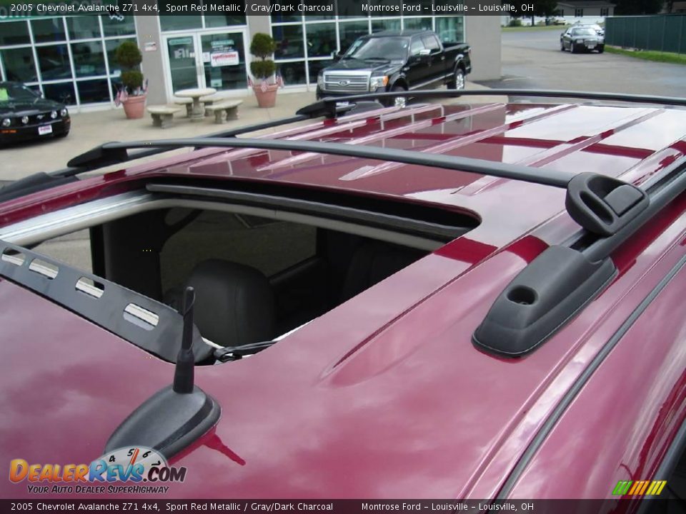 2005 Chevrolet Avalanche Z71 4x4 Sport Red Metallic / Gray/Dark Charcoal Photo #10